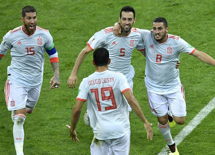  那不勒斯锋霸戴帽，助球队轻取三分登顶