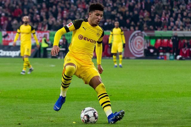  曼联年轻边锋桑乔突破传中制造致命威胁机会