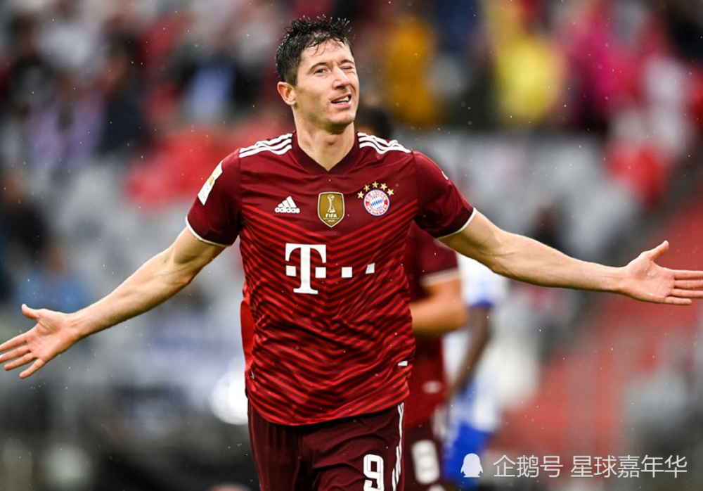  索肖前锋帽子戏法助球队登顶积分榜